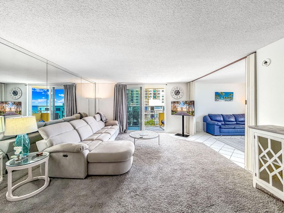 For Sale: $699,000 (2 beds, 2 baths, 1270 Square Feet)