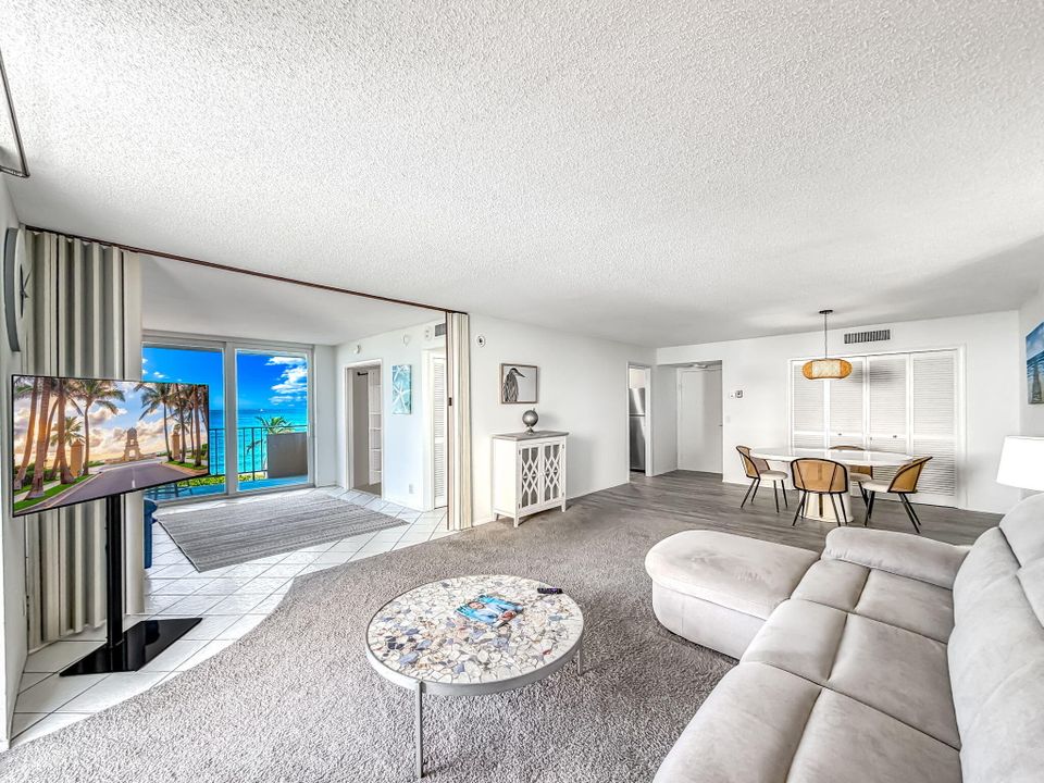 For Sale: $699,000 (2 beds, 2 baths, 1270 Square Feet)