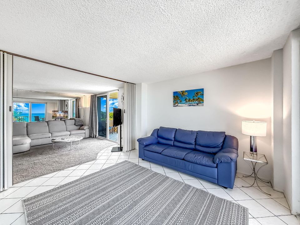 For Sale: $699,000 (2 beds, 2 baths, 1270 Square Feet)