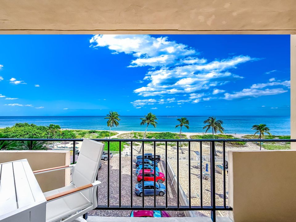 For Sale: $699,000 (2 beds, 2 baths, 1270 Square Feet)