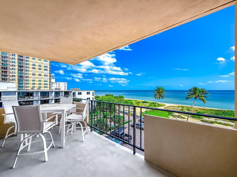 For Sale: $699,000 (2 beds, 2 baths, 1270 Square Feet)