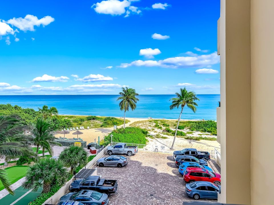 For Sale: $699,000 (2 beds, 2 baths, 1270 Square Feet)