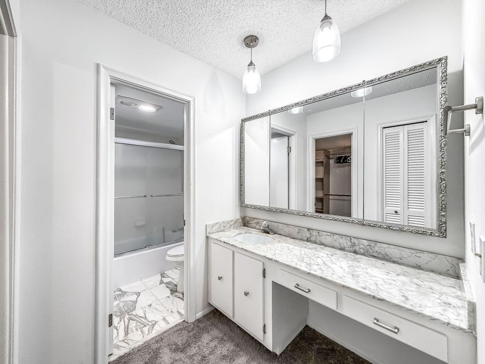 For Sale: $699,000 (2 beds, 2 baths, 1270 Square Feet)