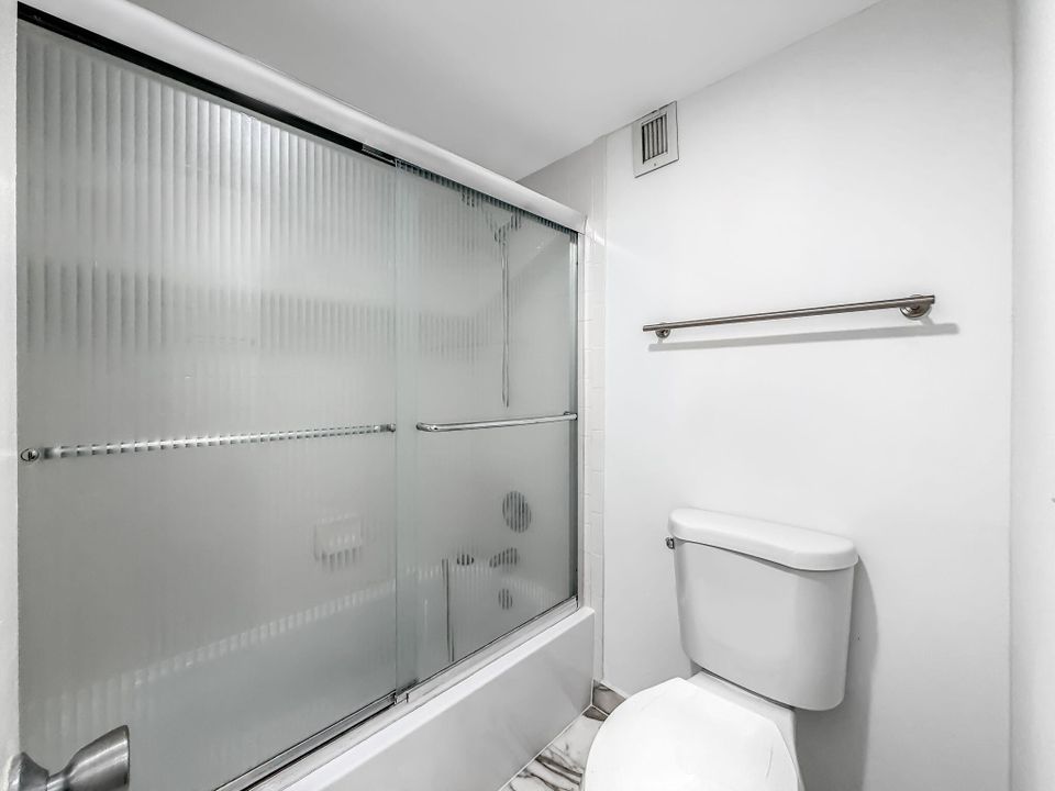 For Sale: $699,000 (2 beds, 2 baths, 1270 Square Feet)