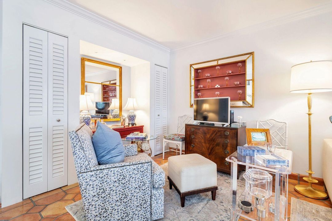 For Rent: $7,500 (1 beds, 1 baths, 580 Square Feet)