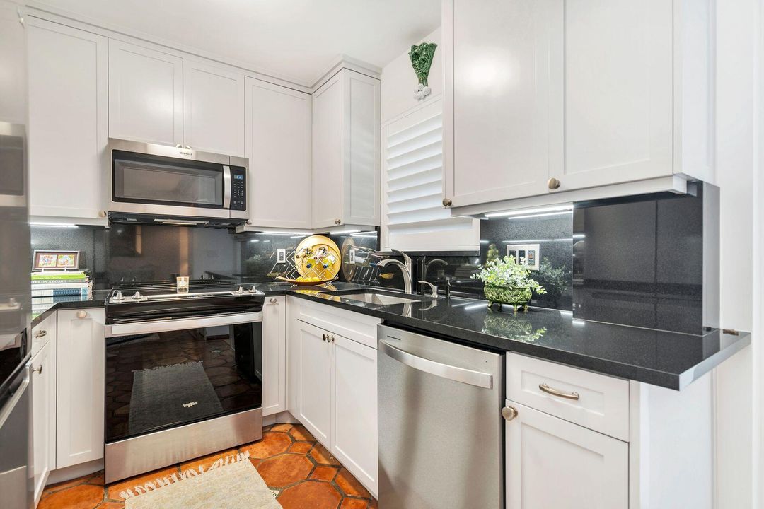 For Rent: $7,500 (1 beds, 1 baths, 580 Square Feet)