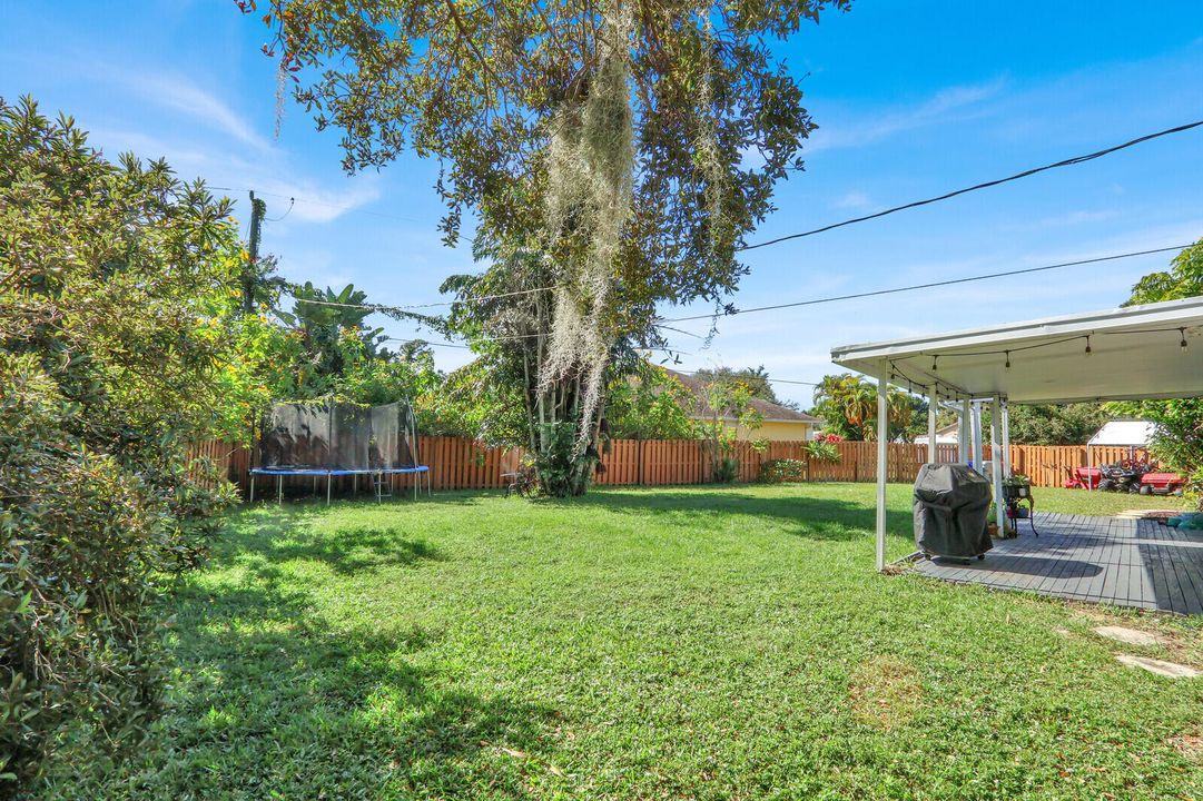 合同活跃: $315,000 (3 贝兹, 2 浴室, 1284 平方英尺)