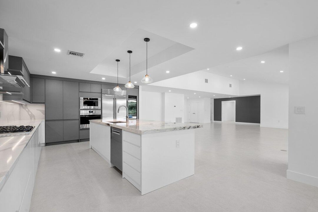 待售: $4,299,900 (4 贝兹, 4 浴室, 4120 平方英尺)