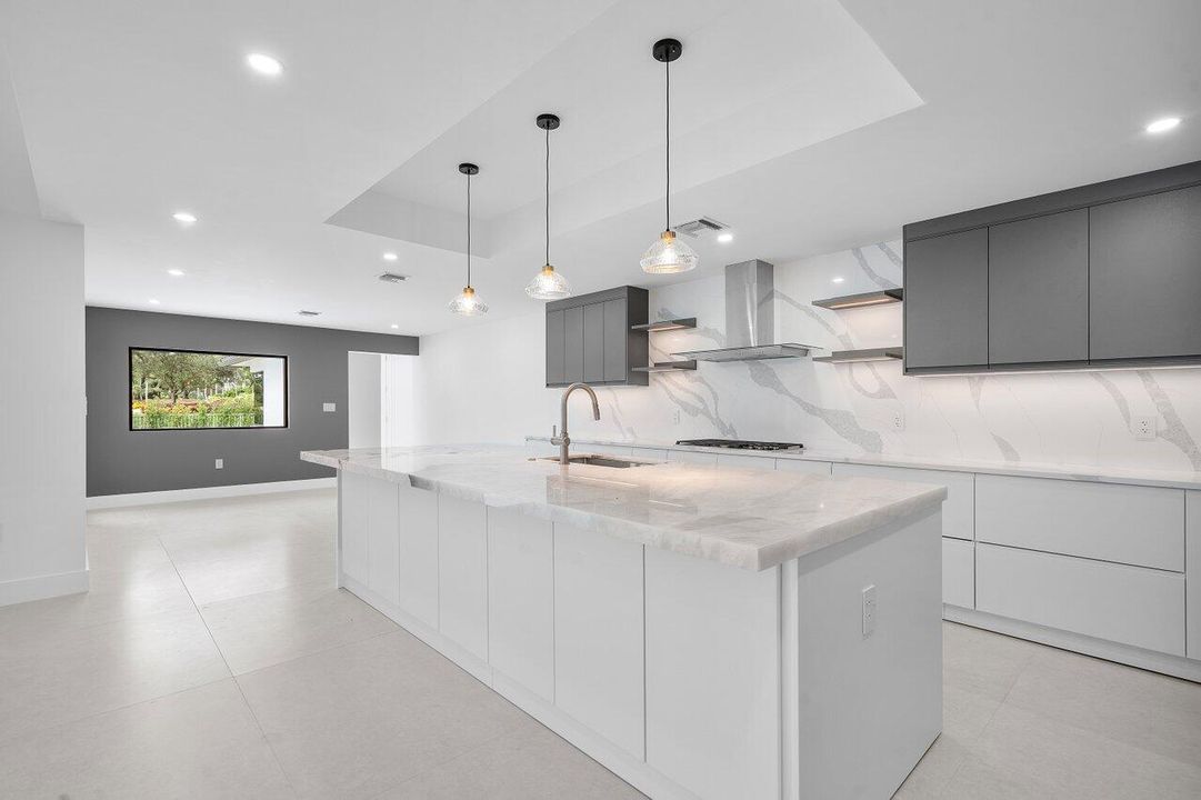 待售: $4,299,900 (4 贝兹, 4 浴室, 4120 平方英尺)