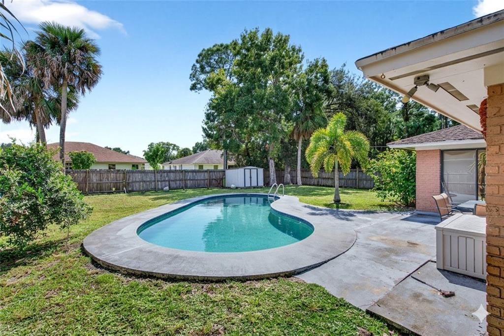 For Sale: $325,000 (3 beds, 2 baths, 1550 Square Feet)