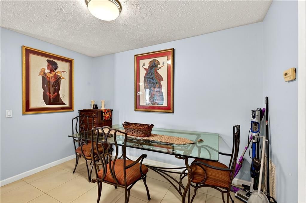 For Sale: $325,000 (3 beds, 2 baths, 1550 Square Feet)