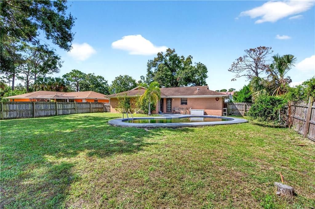 For Sale: $325,000 (3 beds, 2 baths, 1550 Square Feet)