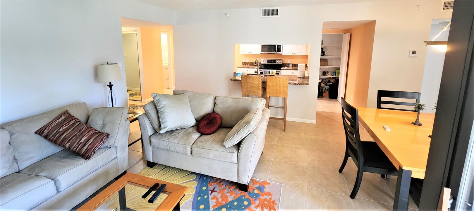 Под контрактом: $5,000 (2 спален, 2 ванн, 1160 Квадратных фут)