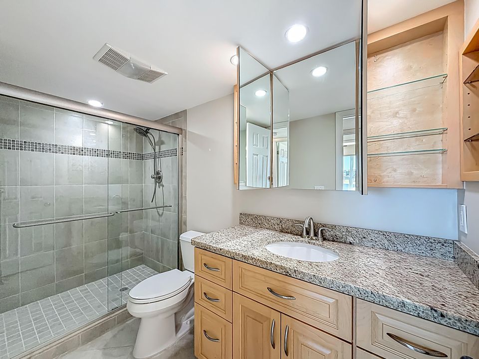 Active With Contract: $264,900 (2 beds, 2 baths, 1000 Square Feet)