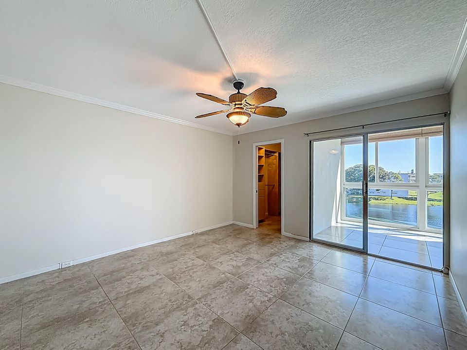 Active With Contract: $264,900 (2 beds, 2 baths, 1000 Square Feet)