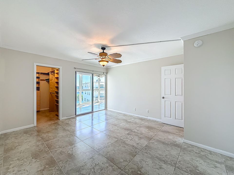 Active With Contract: $264,900 (2 beds, 2 baths, 1000 Square Feet)