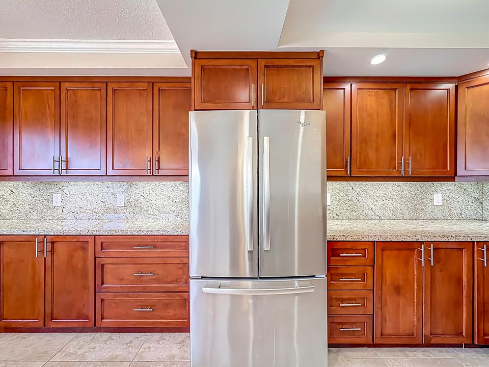 Active With Contract: $264,900 (2 beds, 2 baths, 1000 Square Feet)