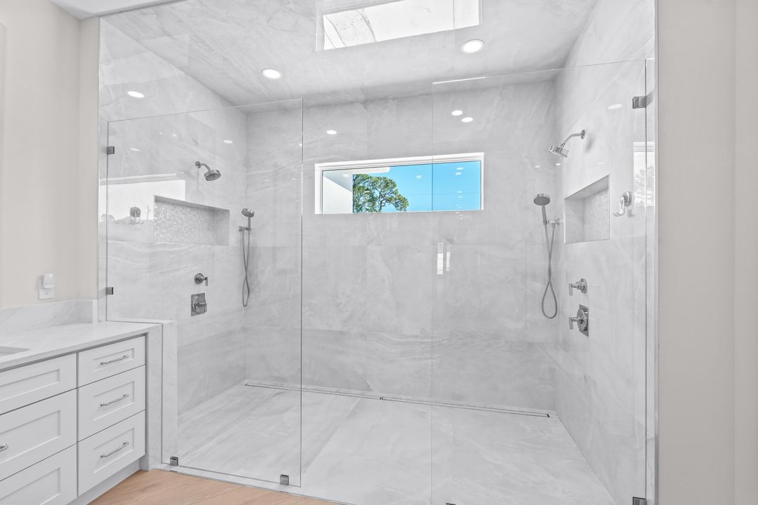 For Sale: $2,195,000 (4 beds, 4 baths, 4555 Square Feet)