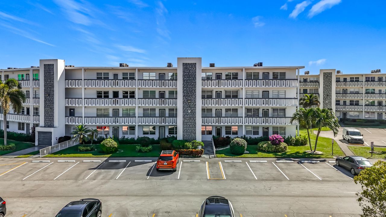 Active With Contract: $264,900 (2 beds, 2 baths, 1000 Square Feet)