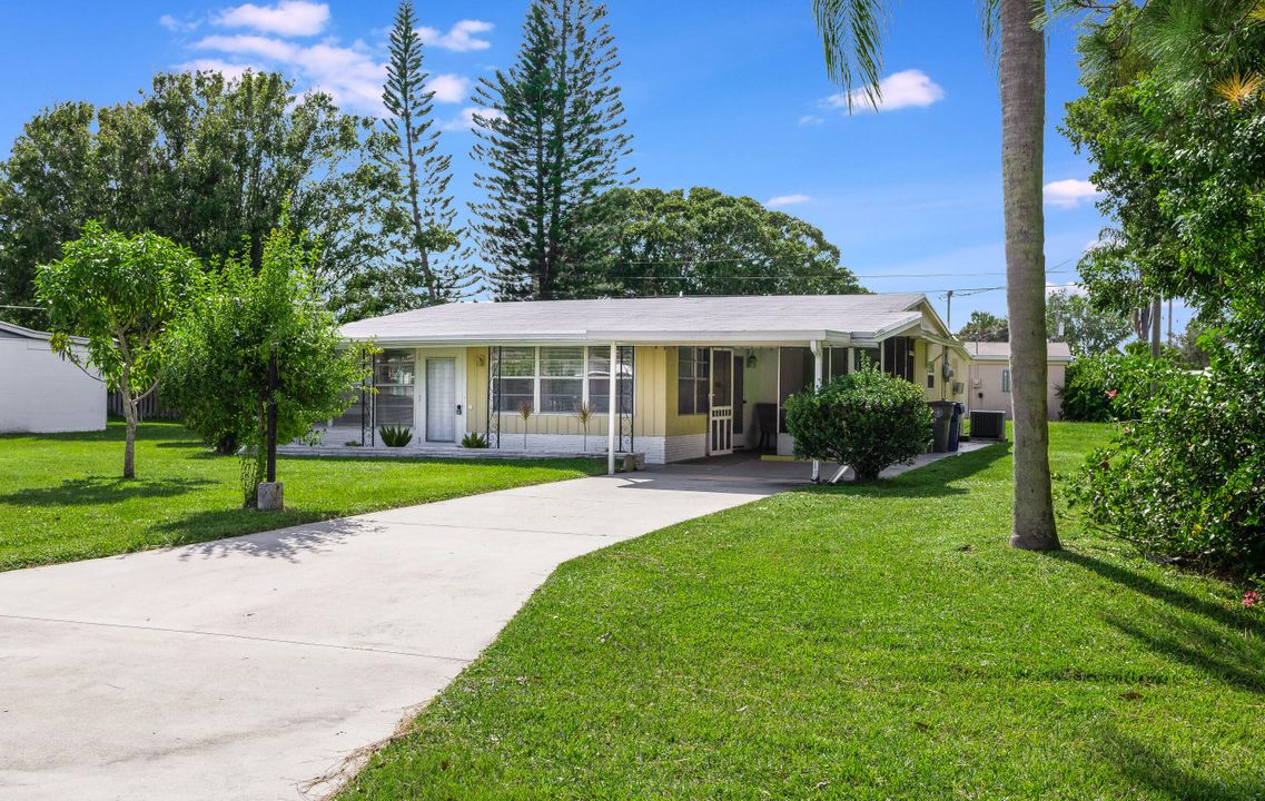 For Sale: $399,000 (3 beds, 2 baths, 1352 Square Feet)