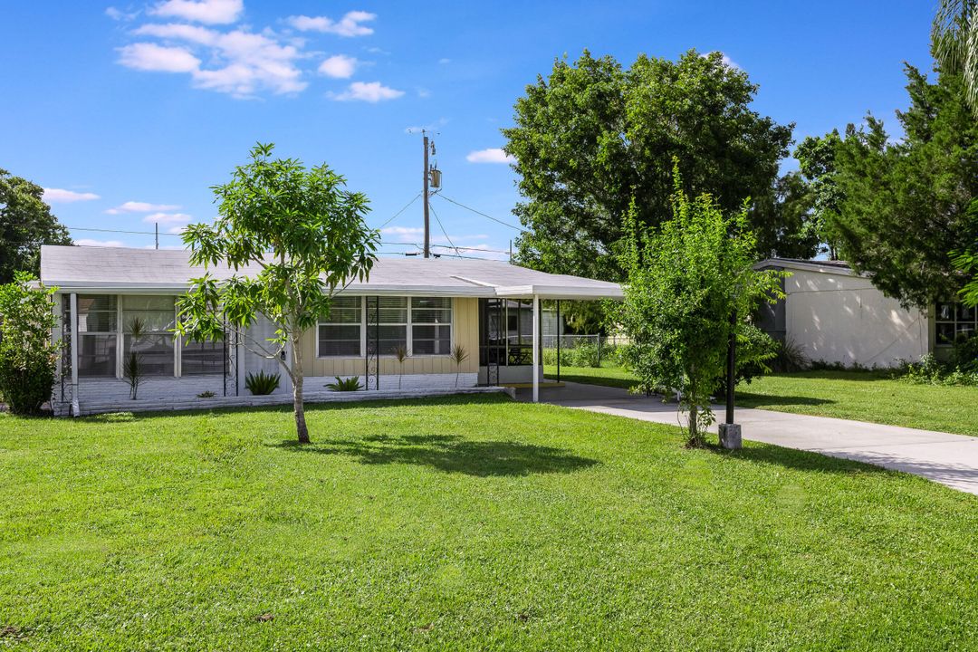 For Sale: $399,000 (3 beds, 2 baths, 1352 Square Feet)