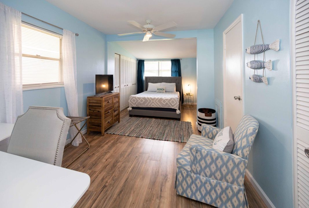 For Sale: $399,000 (3 beds, 2 baths, 1352 Square Feet)