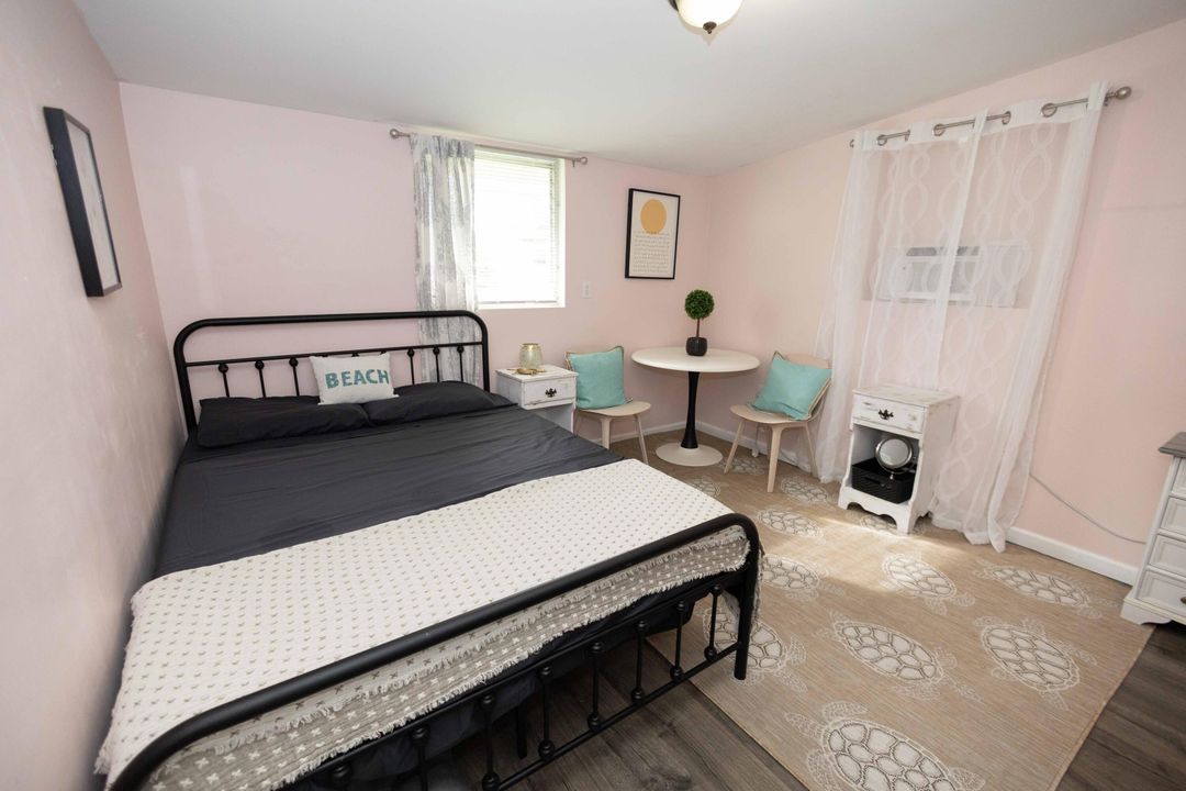 For Sale: $399,000 (3 beds, 2 baths, 1352 Square Feet)