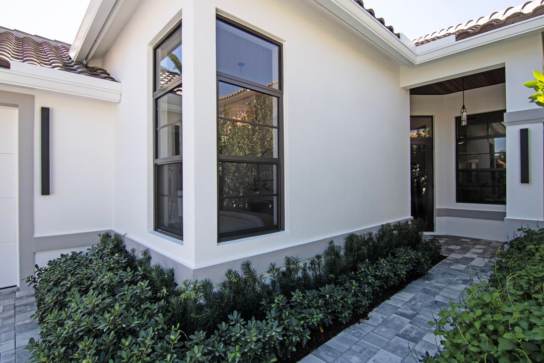 For Sale: $2,895,000 (3 beds, 3 baths, 2356 Square Feet)