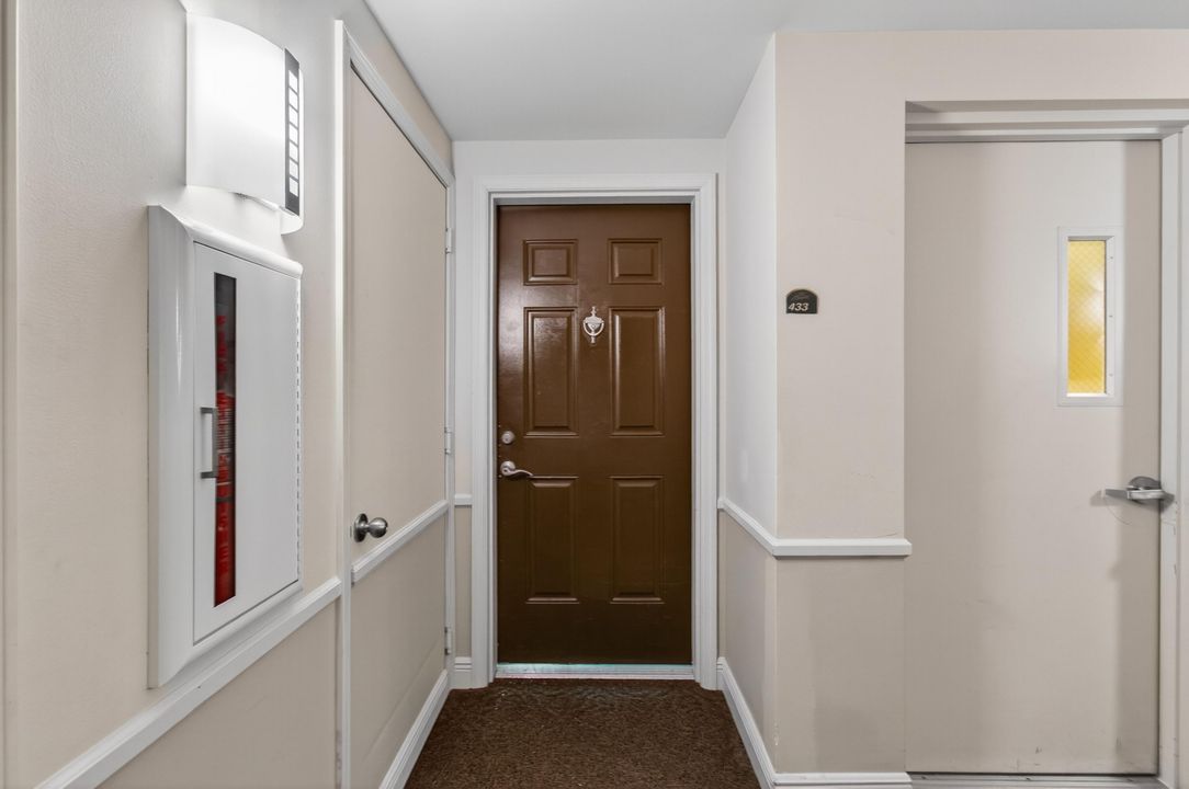 En Venta: $739,000 (3 camas, 3 baños, 1916 Pies cuadrados)