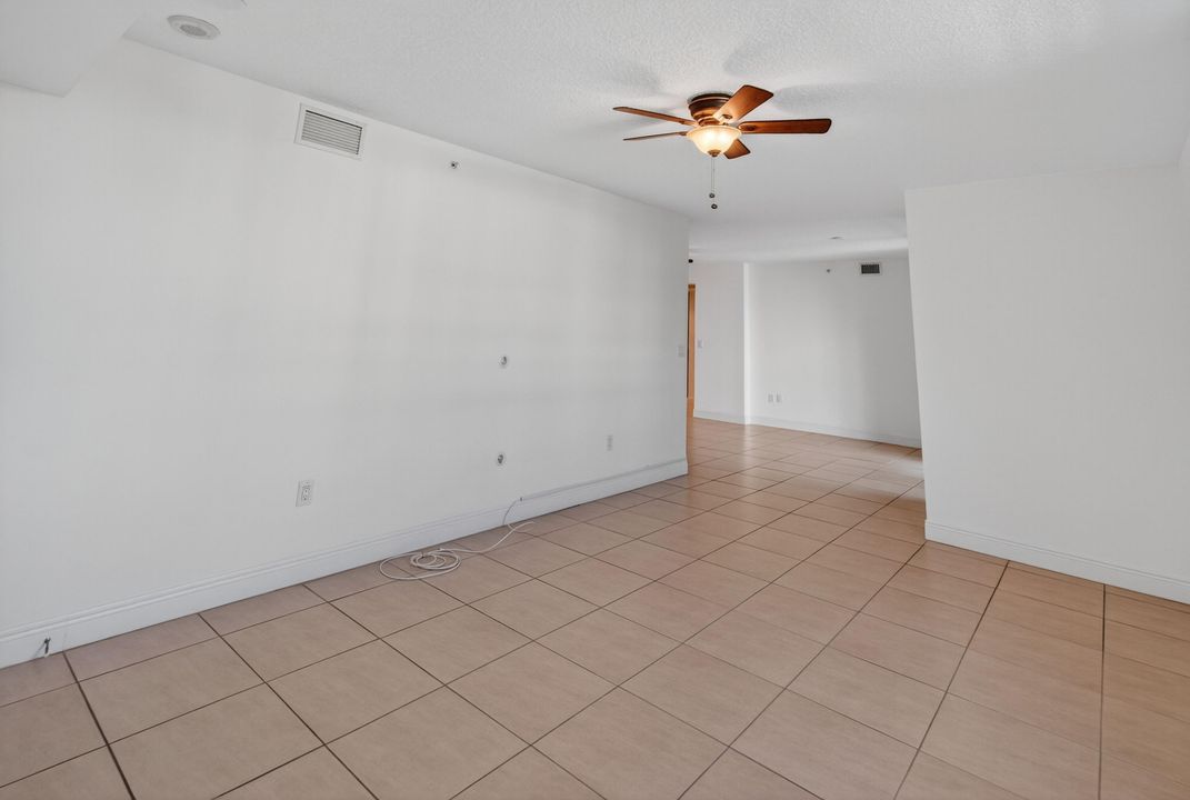 En Venta: $739,000 (3 camas, 3 baños, 1916 Pies cuadrados)