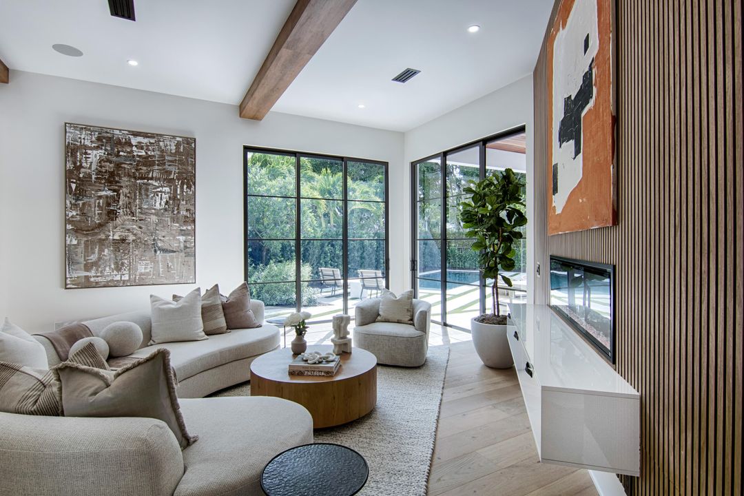 For Sale: $2,895,000 (3 beds, 3 baths, 2356 Square Feet)