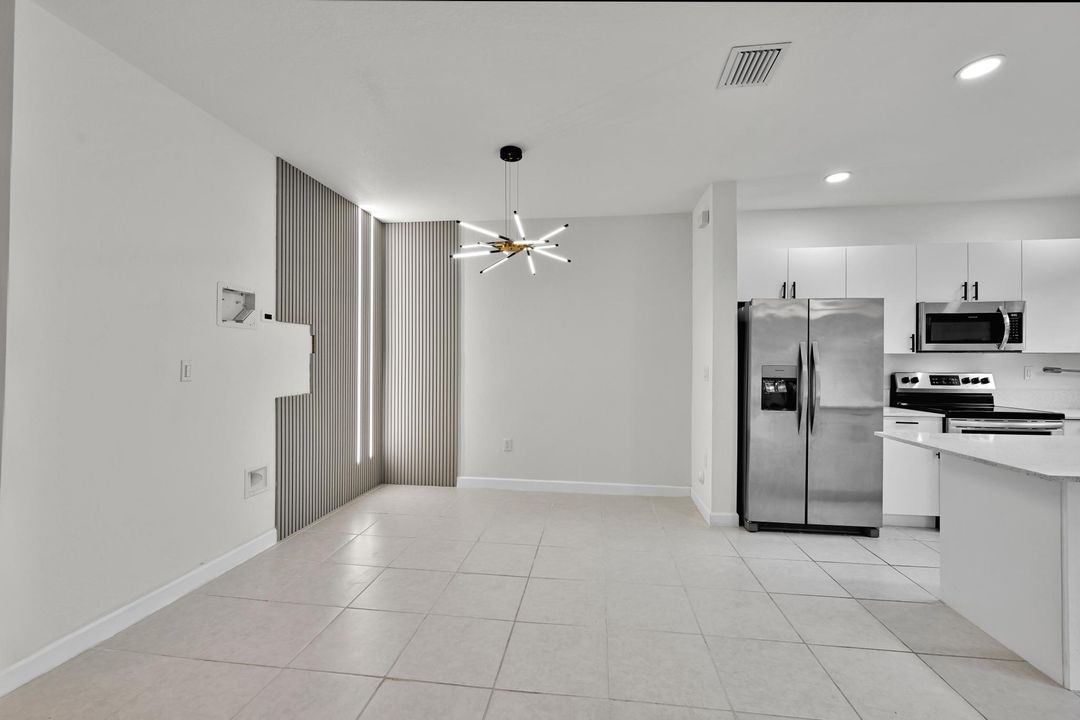 В аренду: $2,500 (3 спален, 3 ванн, 1328 Квадратных фут)