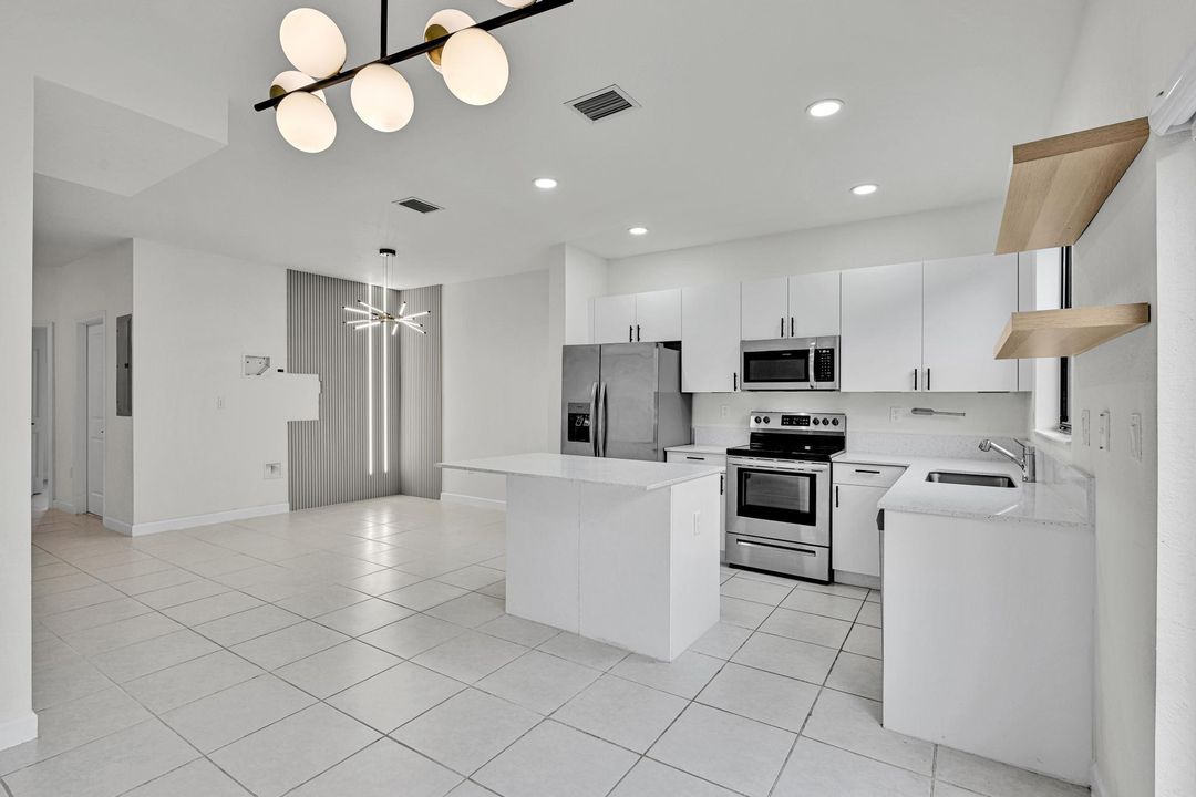 В аренду: $2,500 (3 спален, 3 ванн, 1328 Квадратных фут)