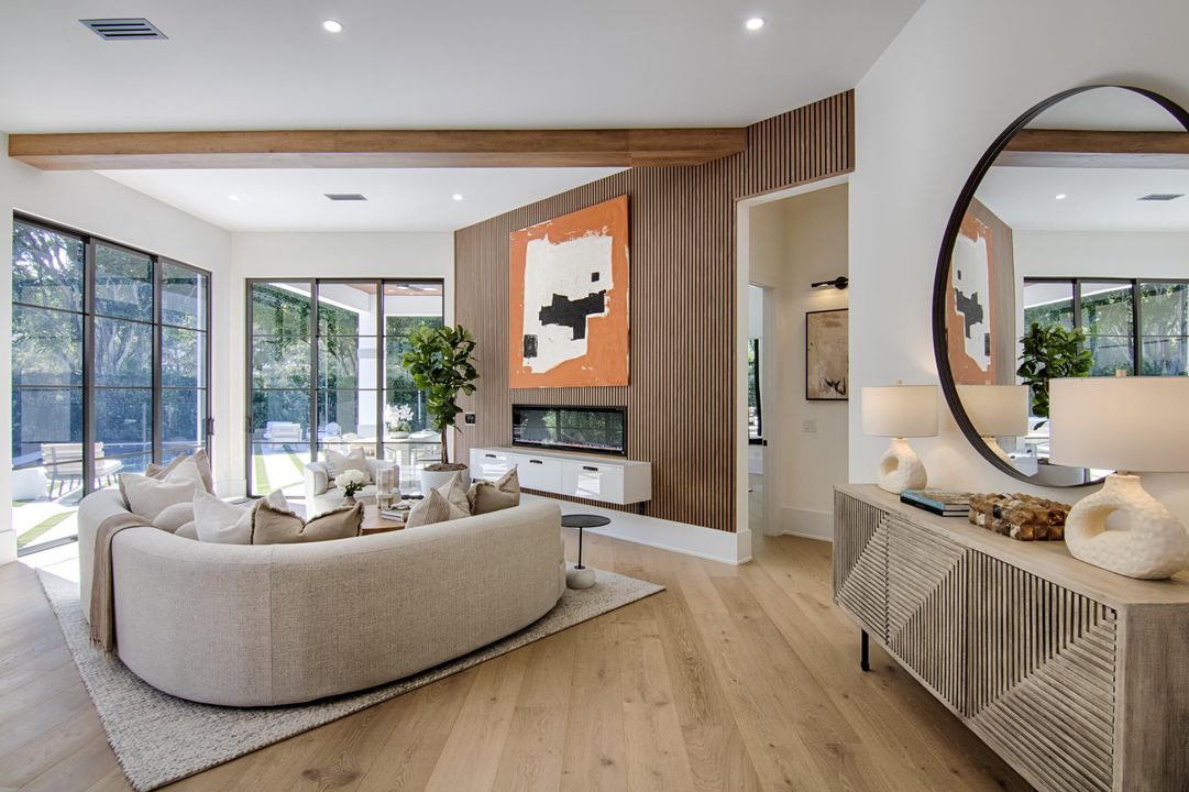 For Sale: $2,895,000 (3 beds, 3 baths, 2356 Square Feet)