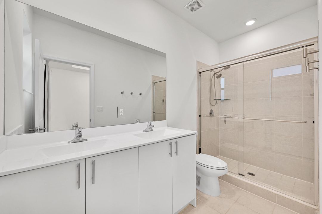 В аренду: $2,500 (3 спален, 3 ванн, 1328 Квадратных фут)