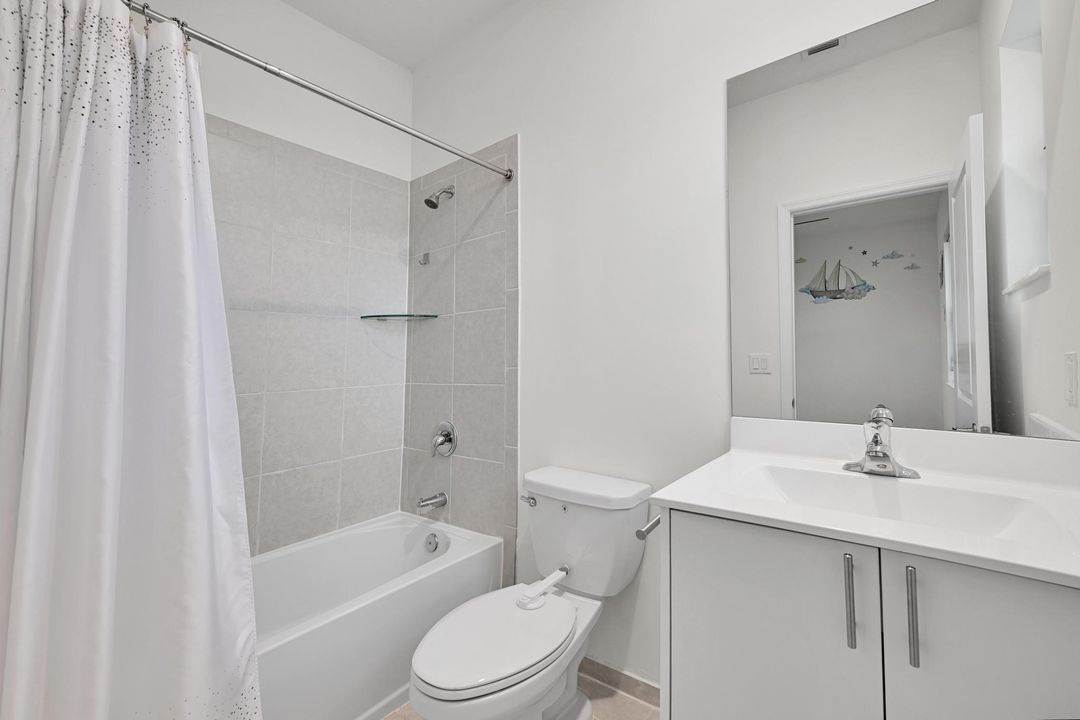 В аренду: $2,500 (3 спален, 3 ванн, 1328 Квадратных фут)