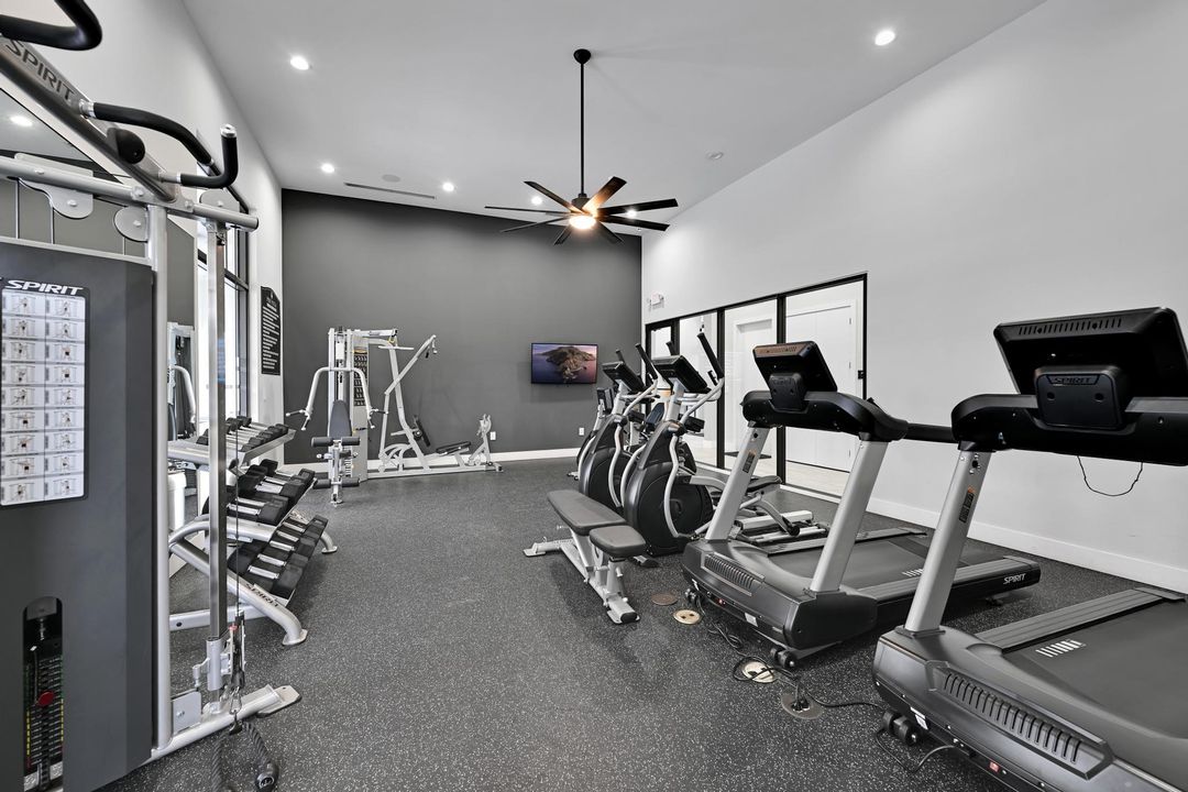 В аренду: $2,500 (3 спален, 3 ванн, 1328 Квадратных фут)