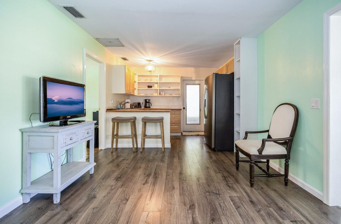 For Sale: $399,000 (3 beds, 2 baths, 1352 Square Feet)