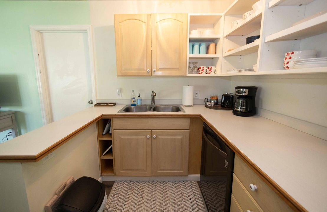 For Sale: $399,000 (3 beds, 2 baths, 1352 Square Feet)