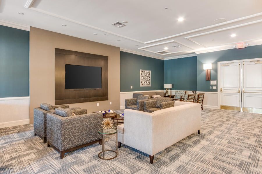 Active With Contract: $534,900 (3 beds, 2 baths, 1824 Square Feet)