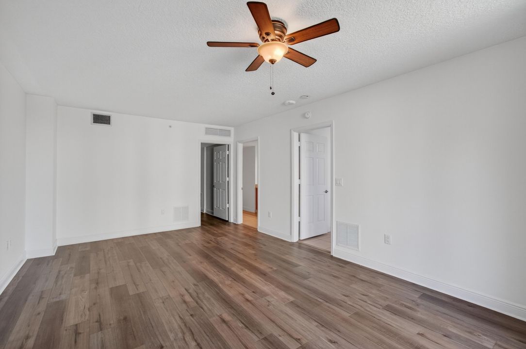 En Venta: $739,000 (3 camas, 3 baños, 1916 Pies cuadrados)