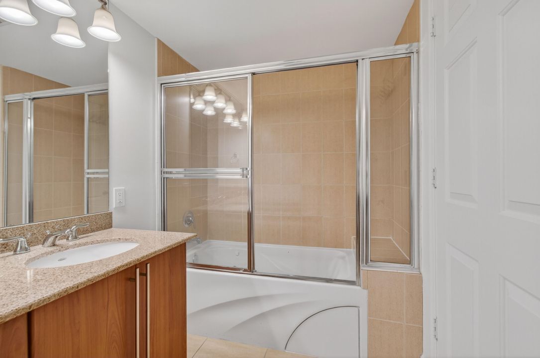 En Venta: $739,000 (3 camas, 3 baños, 1916 Pies cuadrados)