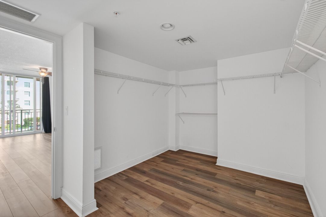 En Venta: $739,000 (3 camas, 3 baños, 1916 Pies cuadrados)