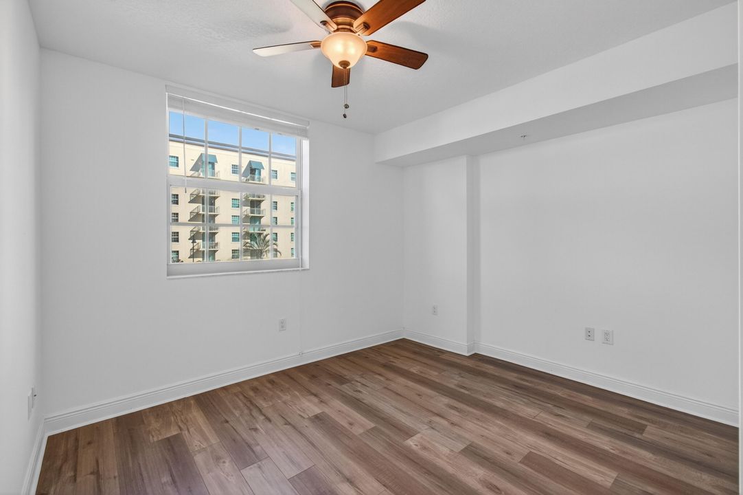 En Venta: $739,000 (3 camas, 3 baños, 1916 Pies cuadrados)