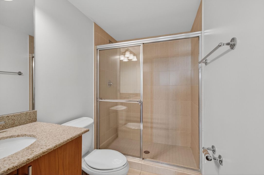 En Venta: $739,000 (3 camas, 3 baños, 1916 Pies cuadrados)