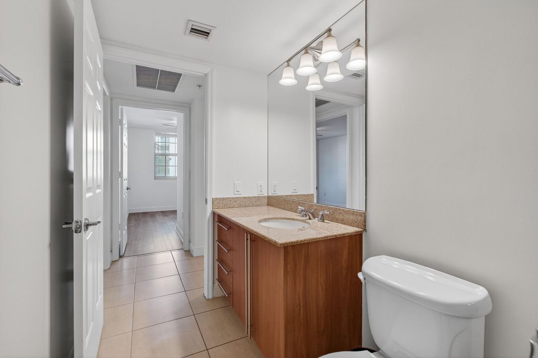 En Venta: $739,000 (3 camas, 3 baños, 1916 Pies cuadrados)