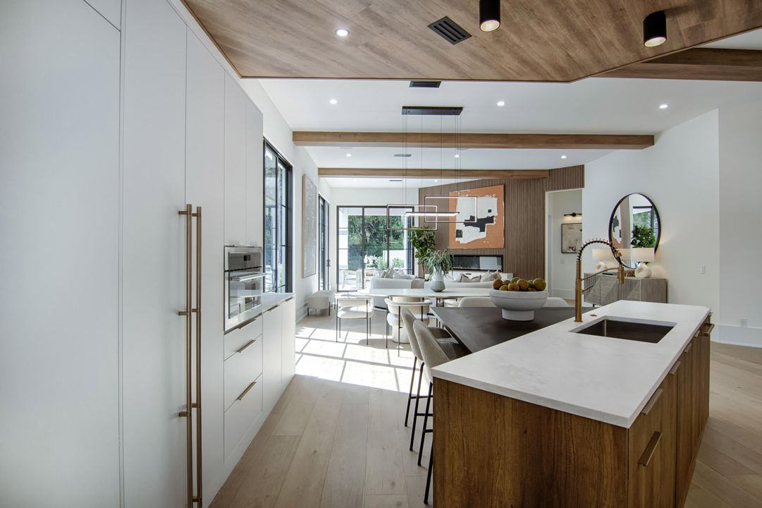 For Sale: $2,895,000 (3 beds, 3 baths, 2356 Square Feet)