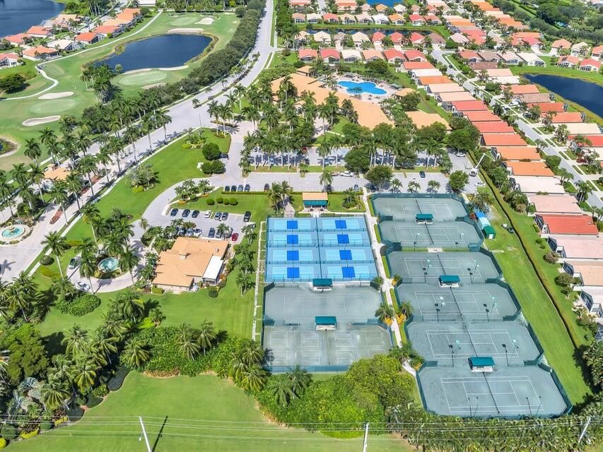 Active With Contract: $534,900 (3 beds, 2 baths, 1824 Square Feet)