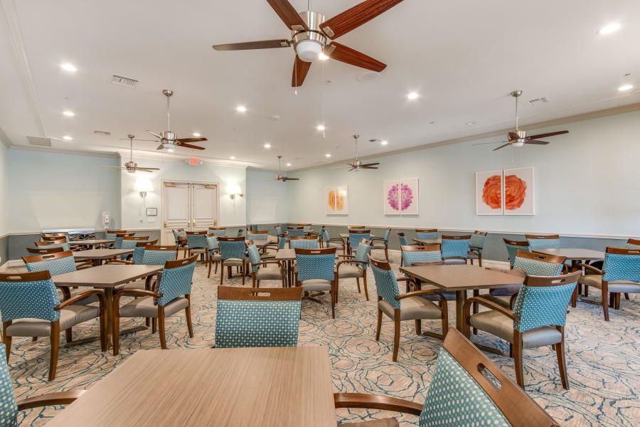 Active With Contract: $534,900 (3 beds, 2 baths, 1824 Square Feet)