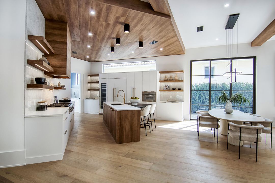 For Sale: $2,895,000 (3 beds, 3 baths, 2356 Square Feet)